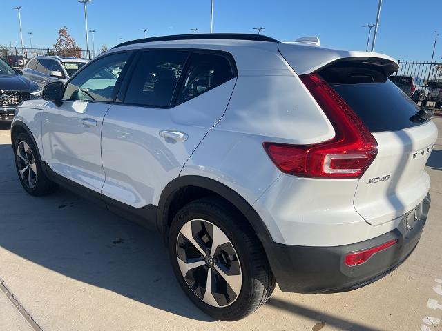 2024 Volvo XC40 Vehicle Photo in Grapevine, TX 76051