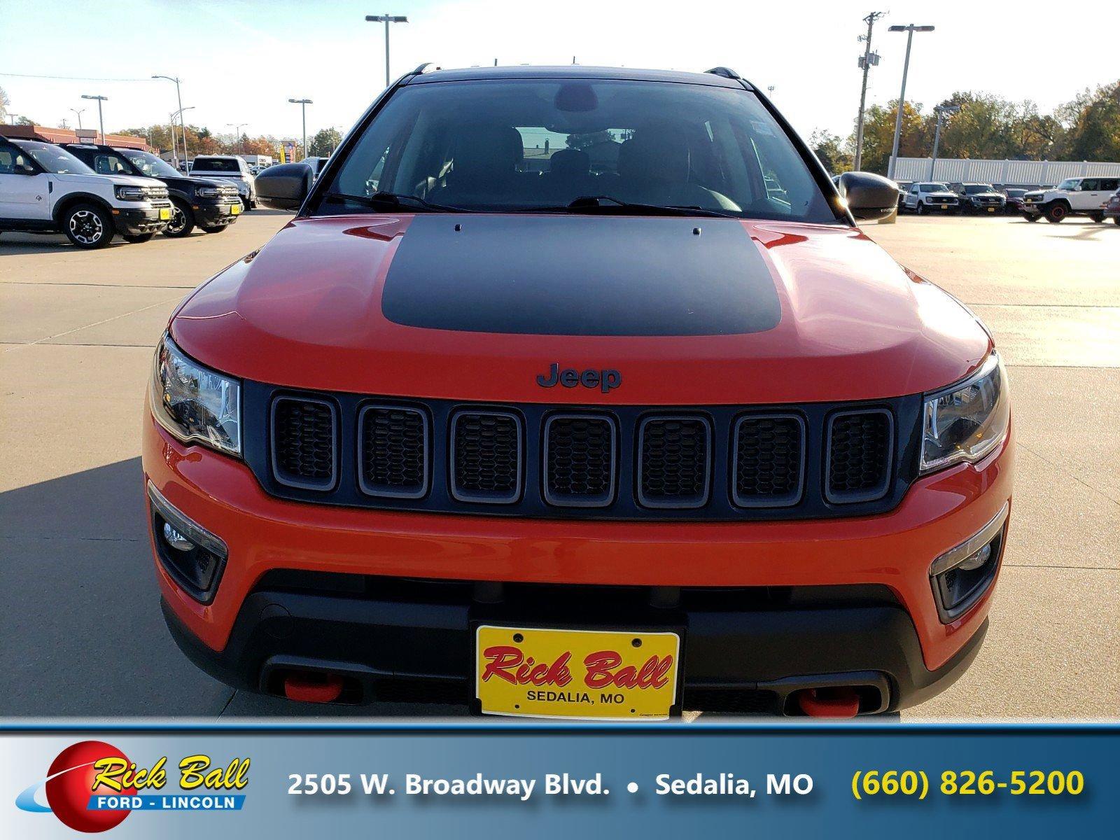 Used 2019 Jeep Compass Trailhawk with VIN 3C4NJDDB3KT696686 for sale in Kansas City