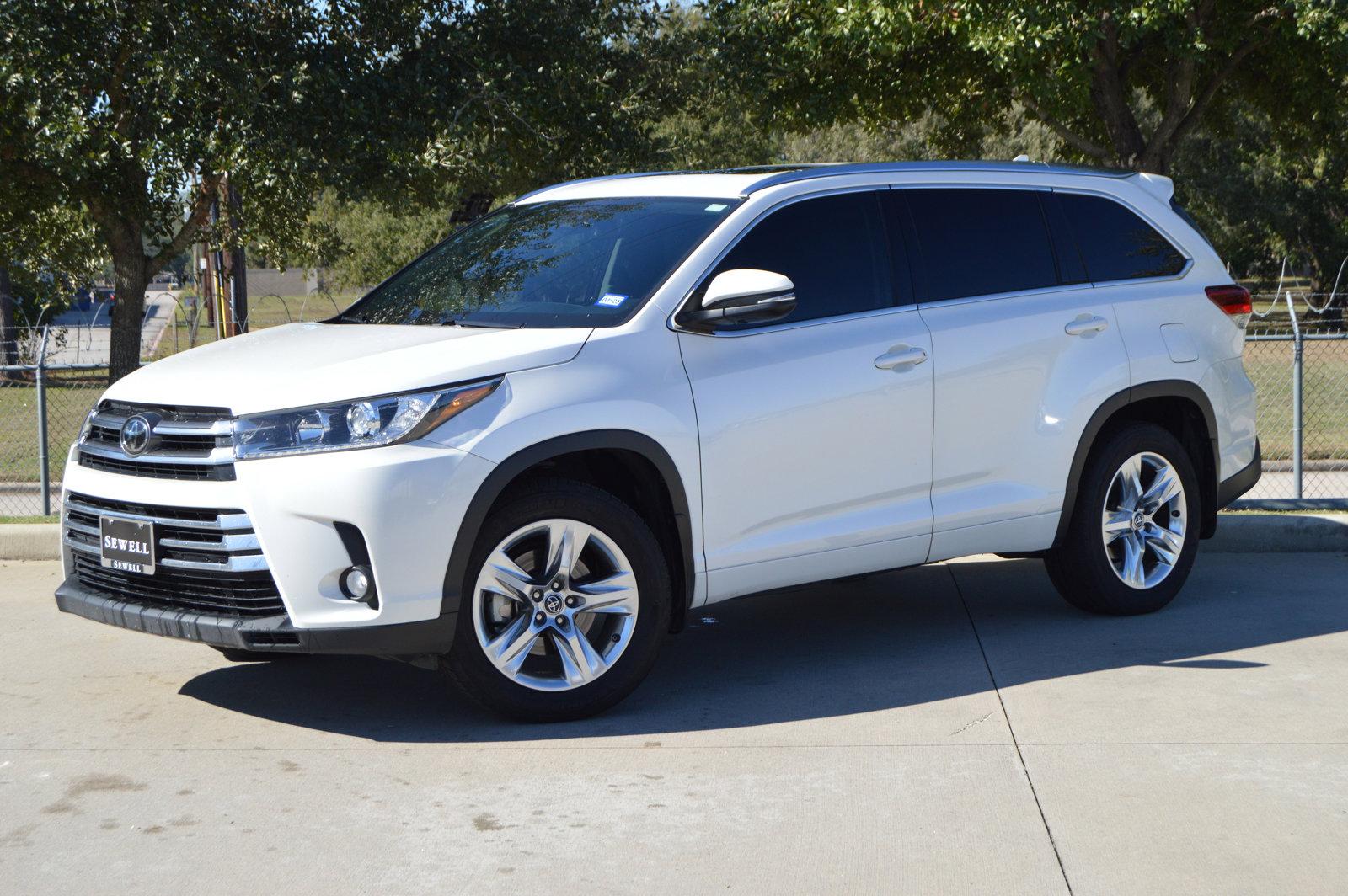 2017 Toyota Highlander Vehicle Photo in Houston, TX 77090