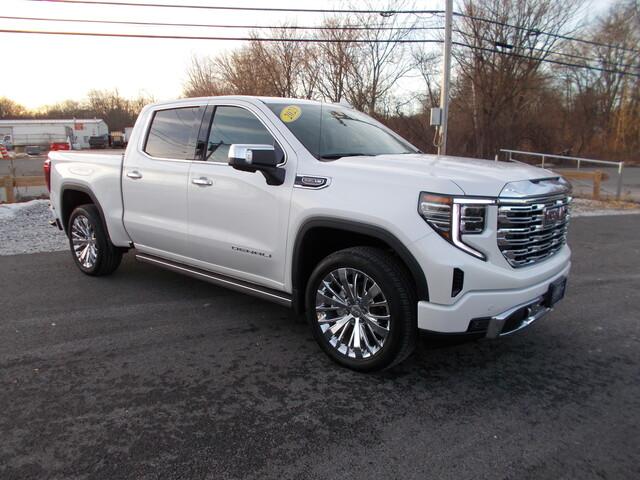 2023 GMC Sierra 1500 Vehicle Photo in LOWELL, MA 01852-4336