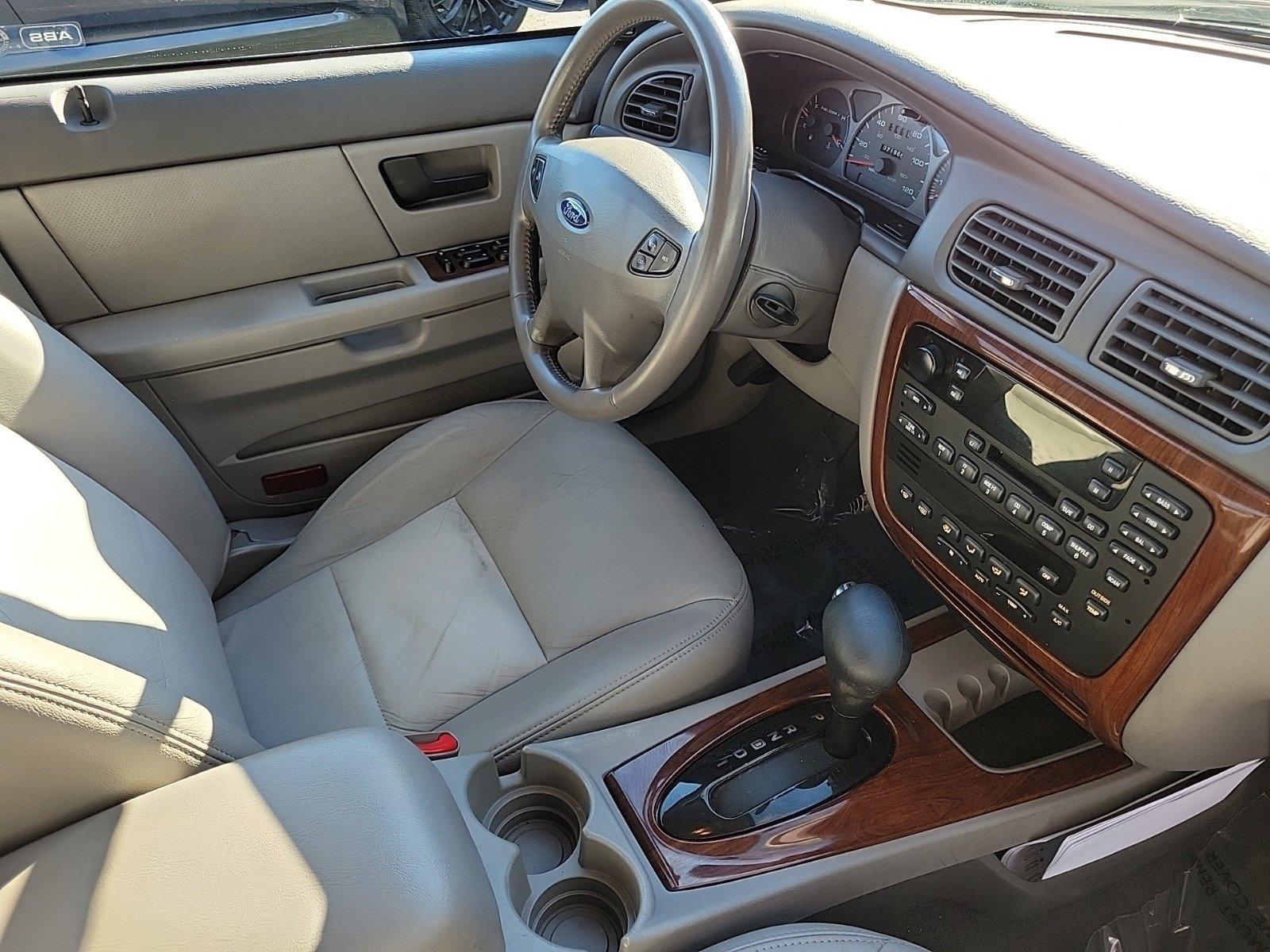 2003 Ford Taurus Vehicle Photo in Saint Charles, IL 60174