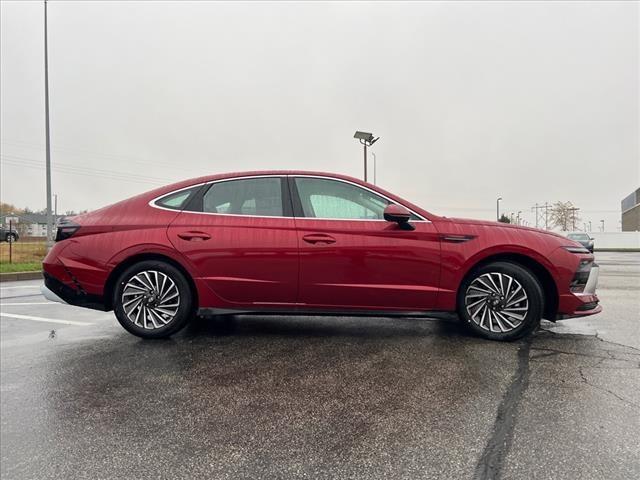 2025 Hyundai SONATA Hybrid Vehicle Photo in O'Fallon, IL 62269