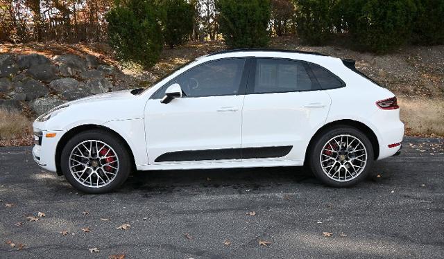 2017 Porsche Macan Vehicle Photo in NORWOOD, MA 02062-5222