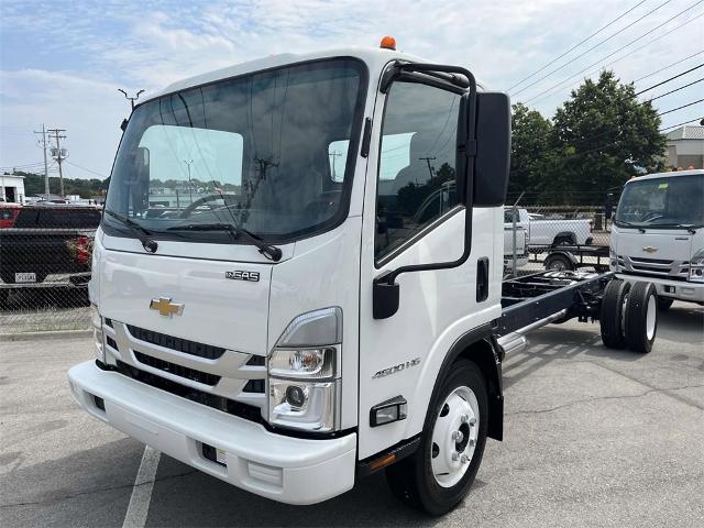 2024 Chevrolet Low Cab Forward 4500 Vehicle Photo in ALCOA, TN 37701-3235