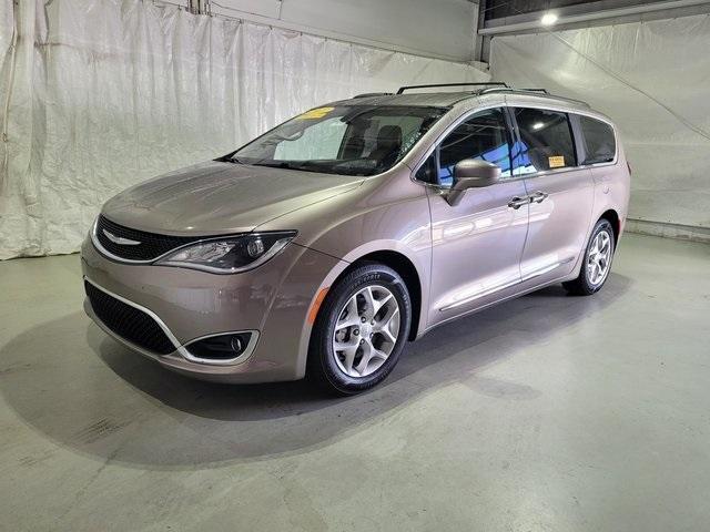 Used 2017 Chrysler Pacifica Touring-L with VIN 2C4RC1BG5HR809591 for sale in Pinconning, MI