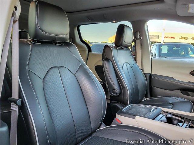 2023 Chrysler Pacifica Vehicle Photo in Plainfield, IL 60586