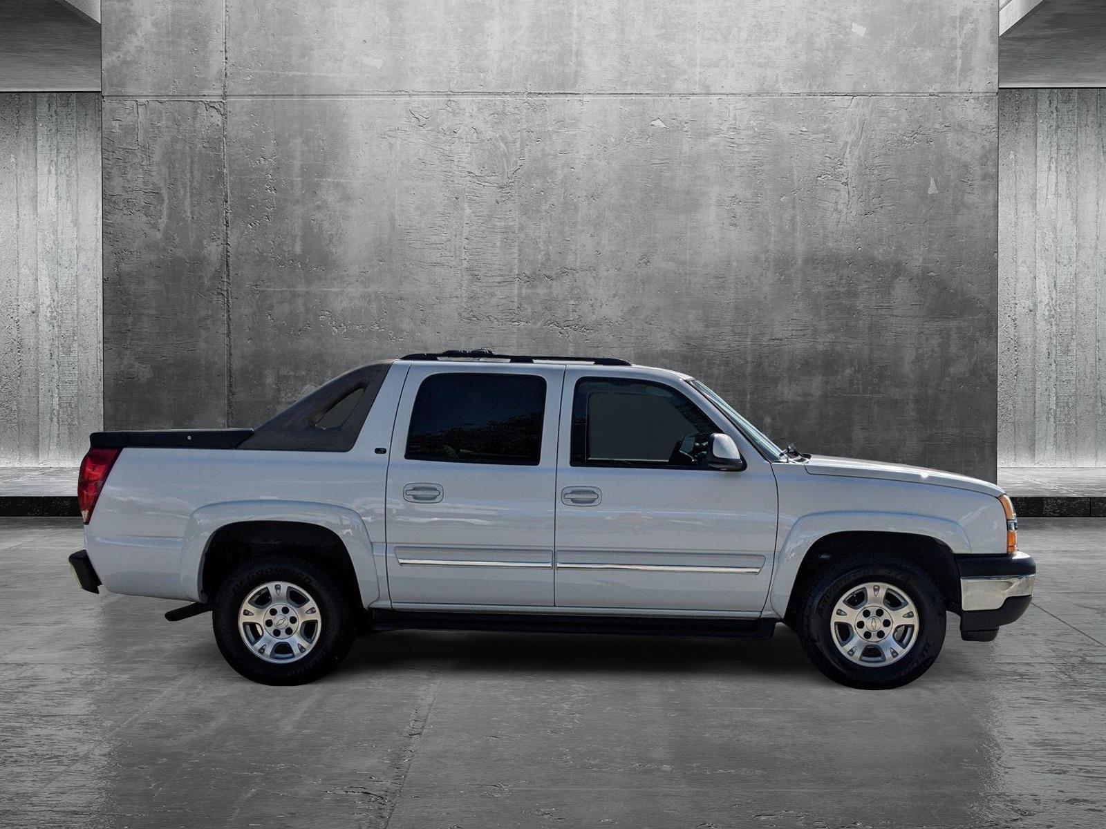 2006 Chevrolet Avalanche Vehicle Photo in PEMBROKE PINES, FL 33024-6534