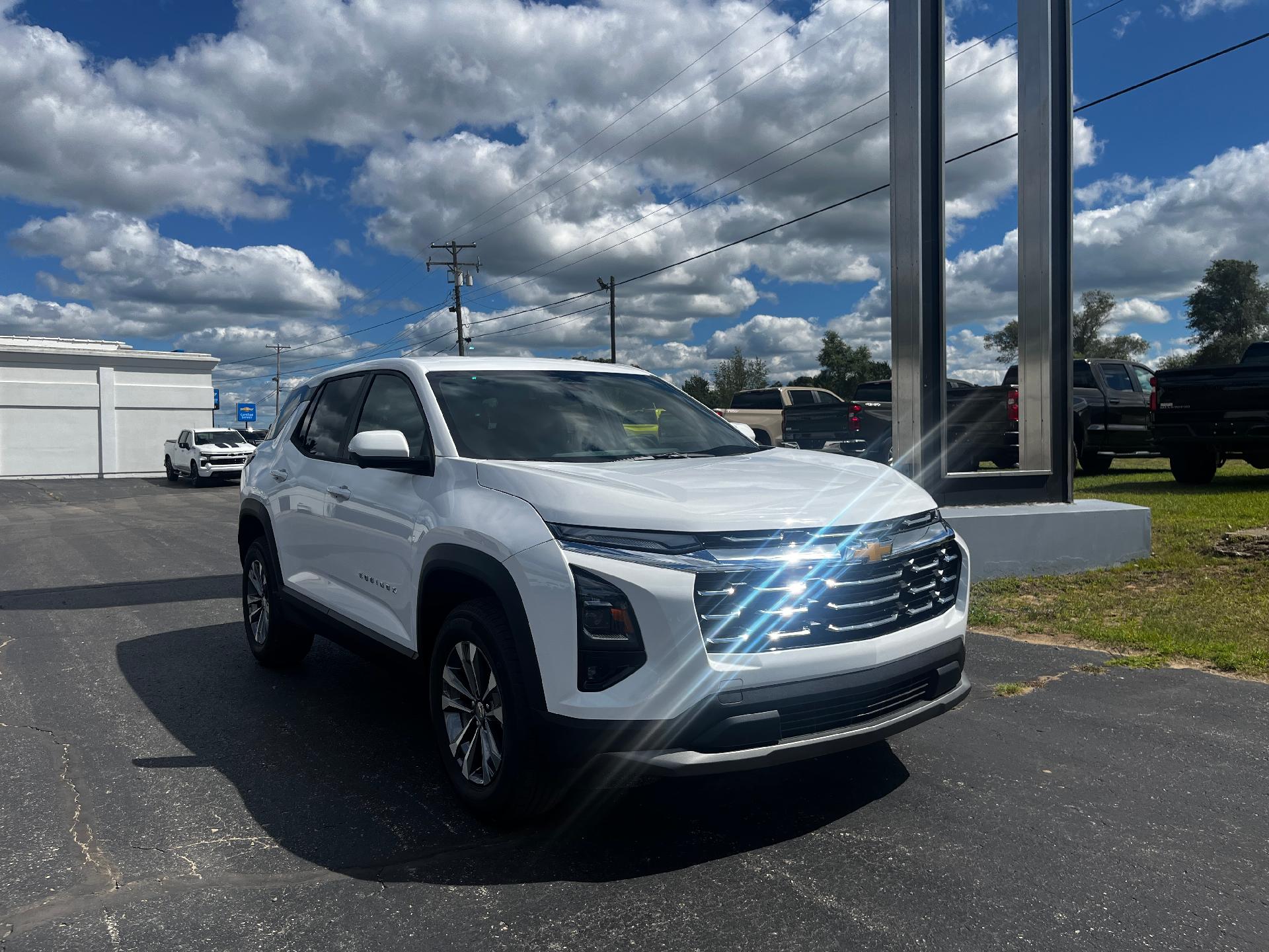 2025 Chevrolet Equinox Vehicle Photo in CLARE, MI 48617-9414