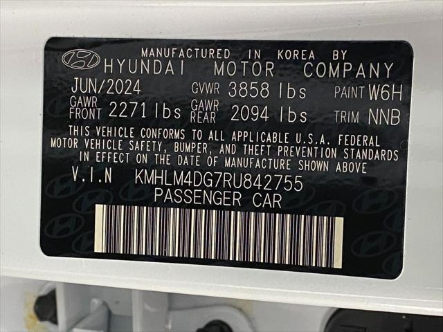 2024 Hyundai ELANTRA Vehicle Photo in Appleton, WI 54913