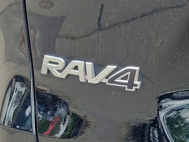 2021 Toyota RAV4 Vehicle Photo in DANBURY, CT 06810-5034