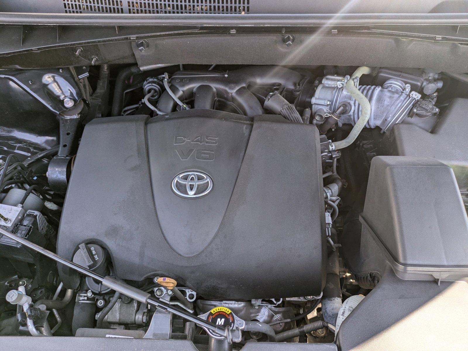 2019 Toyota Highlander Vehicle Photo in Clearwater, FL 33761