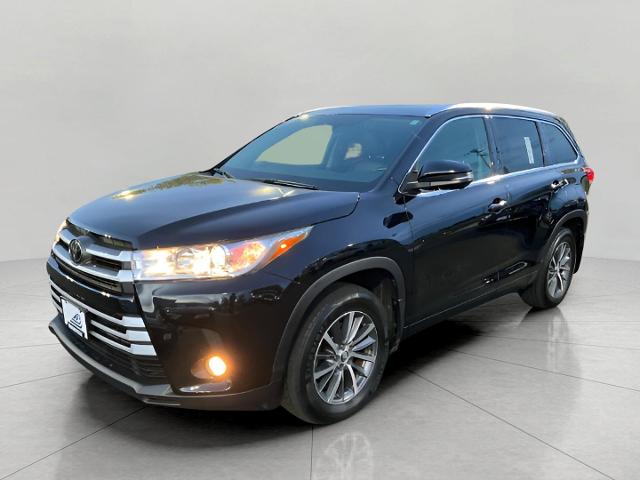 2017 Toyota Highlander Vehicle Photo in Oshkosh, WI 54904