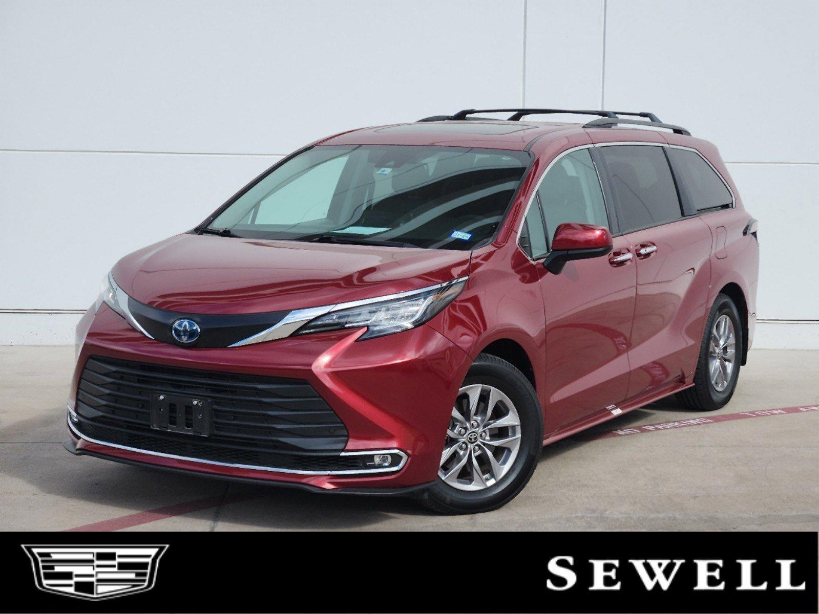 2022 Toyota Sienna Vehicle Photo in GRAPEVINE, TX 76051-8302