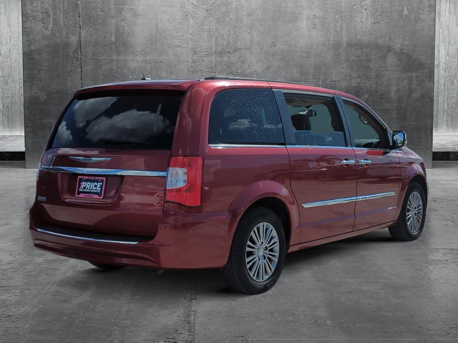 2014 Chrysler Town & Country Vehicle Photo in Ft. Myers, FL 33907