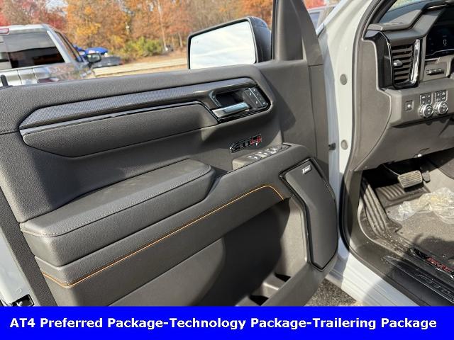 2025 GMC Sierra 1500 Vehicle Photo in CHICOPEE, MA 01020-5001