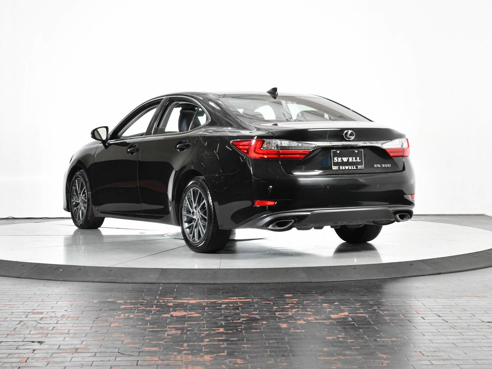 2017 Lexus ES 350 Vehicle Photo in DALLAS, TX 75235