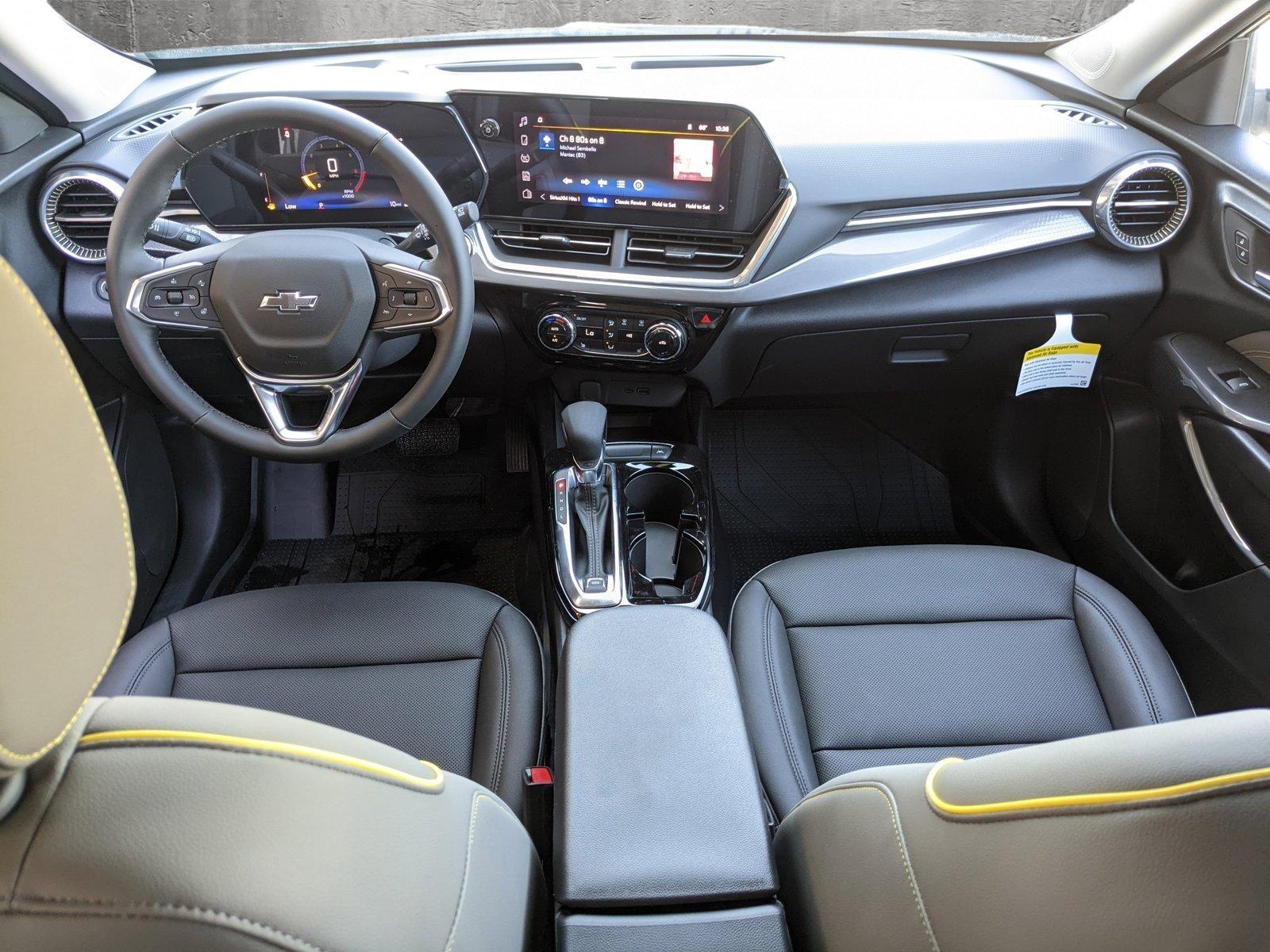 2024 Chevrolet Trax Vehicle Photo in VALENCIA, CA 91355-1705