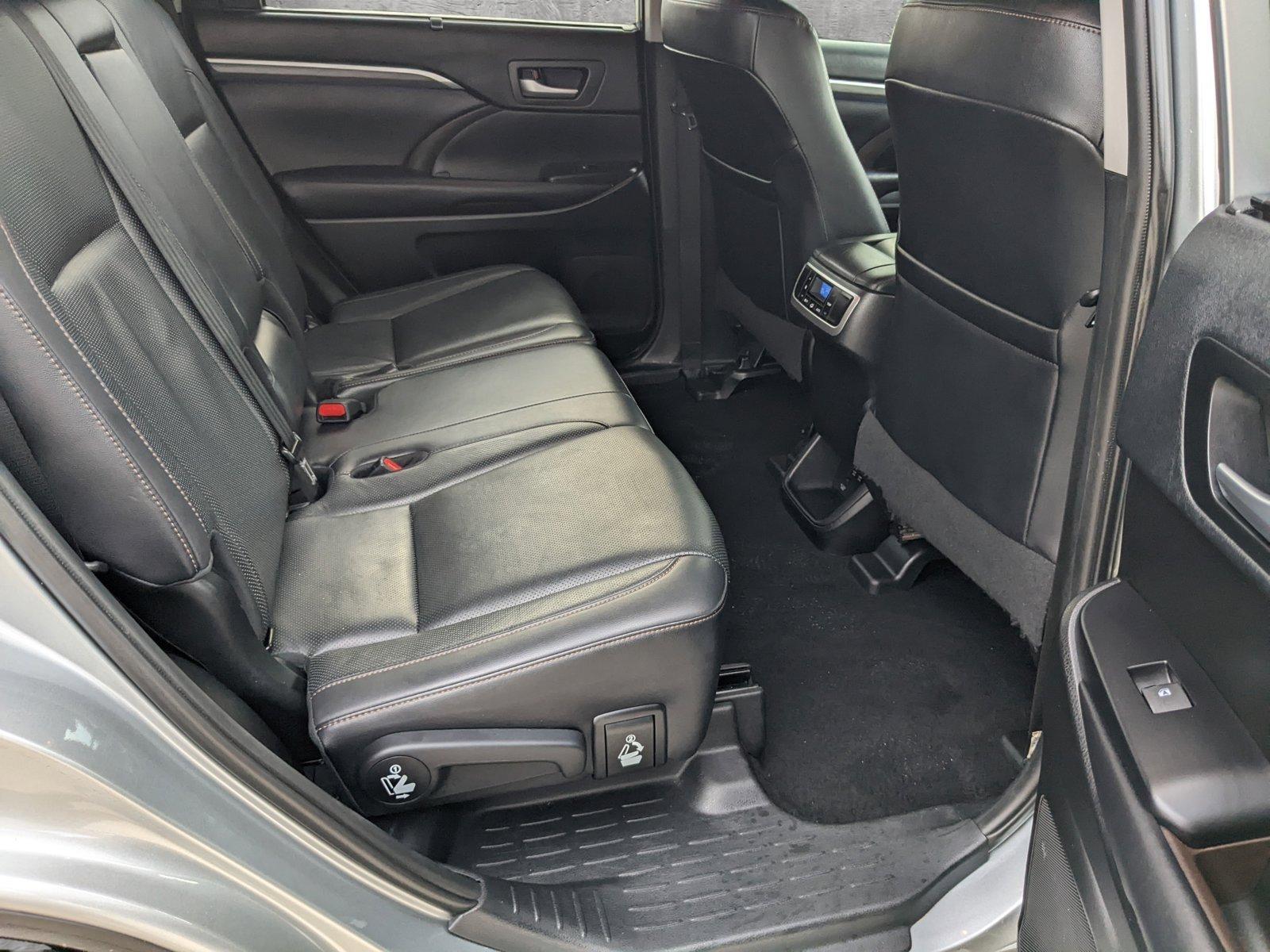 2019 Toyota Highlander Vehicle Photo in Davie, FL 33331