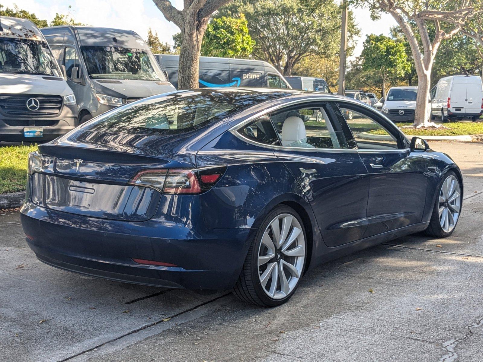 2018 Tesla Model 3 Vehicle Photo in Coconut Creek, FL 33073