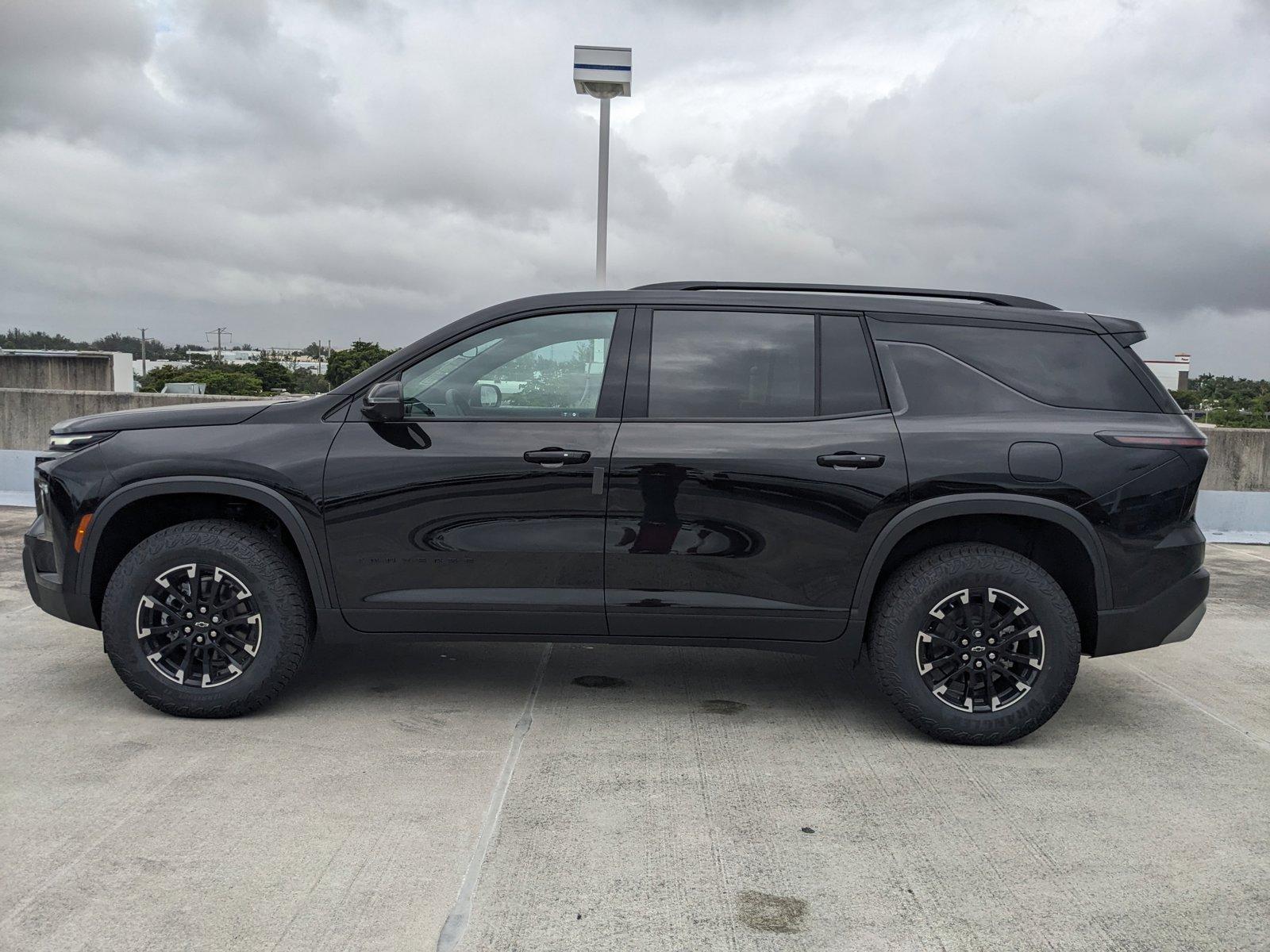 2024 Chevrolet Traverse Vehicle Photo in PEMBROKE PINES, FL 33024-6534