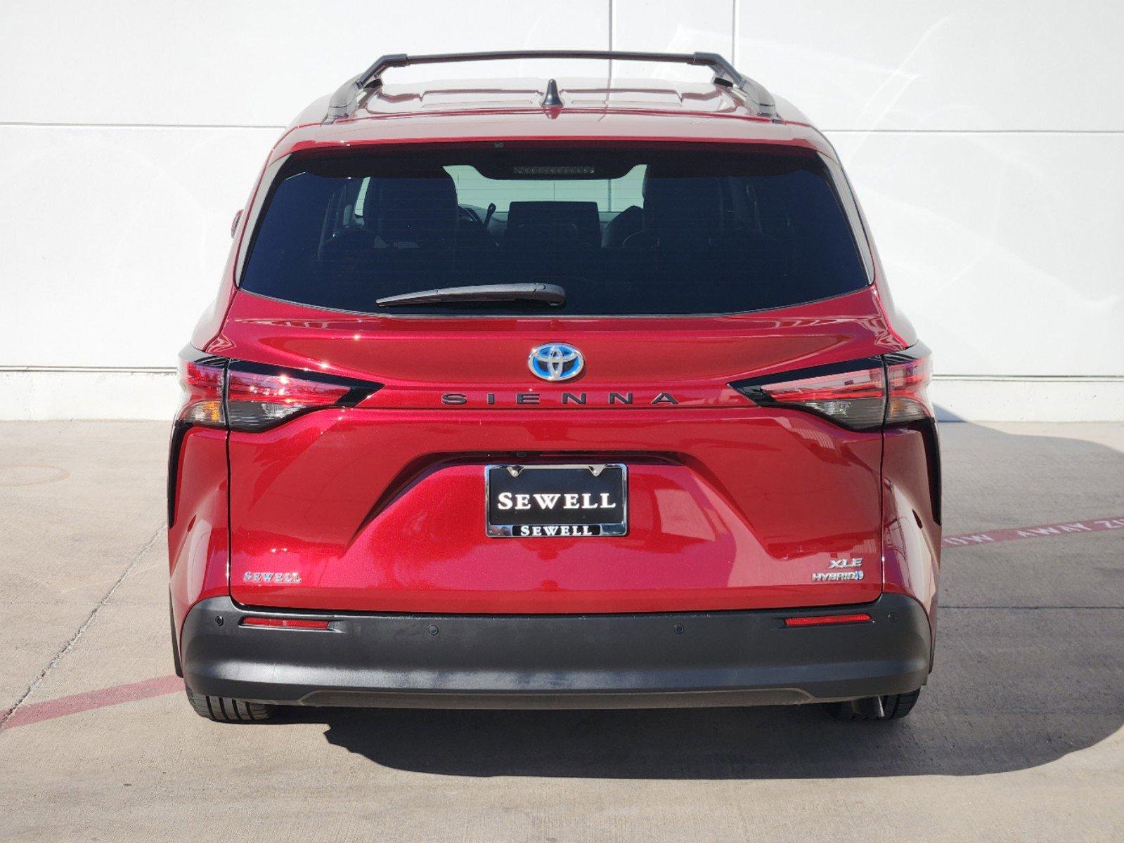 2022 Toyota Sienna Vehicle Photo in GRAPEVINE, TX 76051-8302