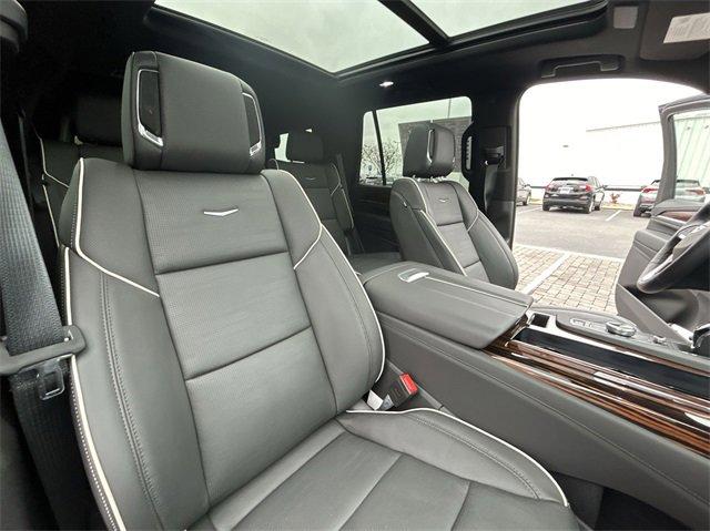 2024 Cadillac Escalade Vehicle Photo in BOWLING GREEN, KY 42104-4102