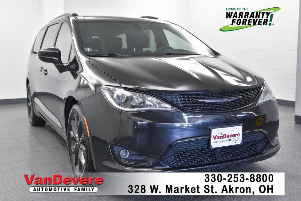 2019 Chrysler Pacifica Vehicle Photo in AKRON, OH 44303-2185