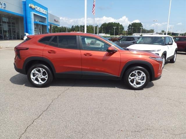 2024 Chevrolet Trax Vehicle Photo in HENDERSON, NC 27536-2966