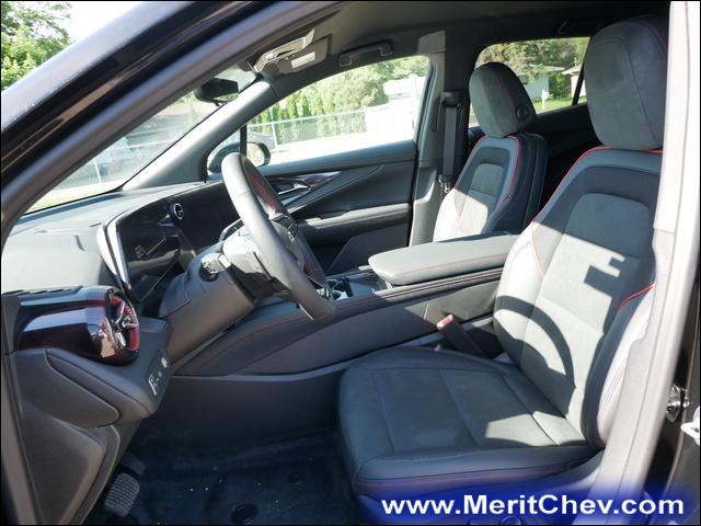 2024 Chevrolet Blazer EV Vehicle Photo in MAPLEWOOD, MN 55119-4794