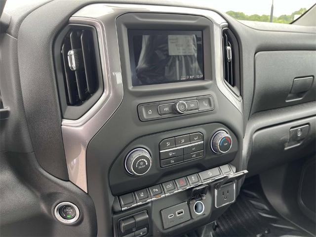 2024 Chevrolet Silverado 2500 HD Vehicle Photo in ALCOA, TN 37701-3235