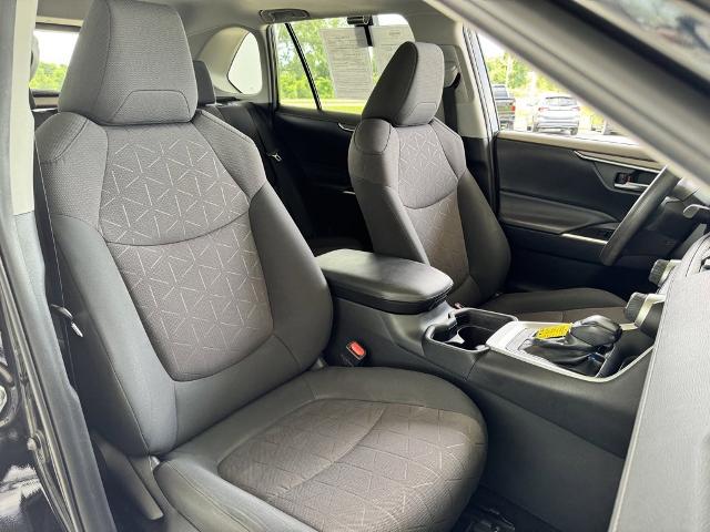 2019 Toyota RAV4 Vehicle Photo in MANHATTAN, KS 66502-5036