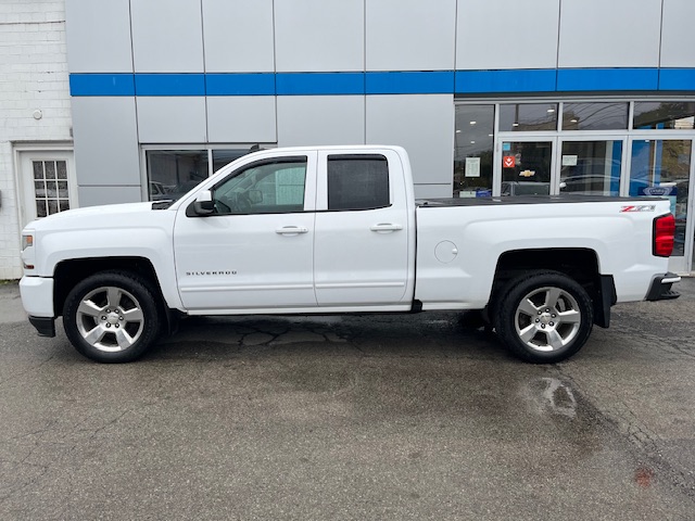 Used 2017 Chevrolet Silverado 1500 LT Z71 with VIN 1GCVKREC1HZ379265 for sale in New Bethlehem, PA