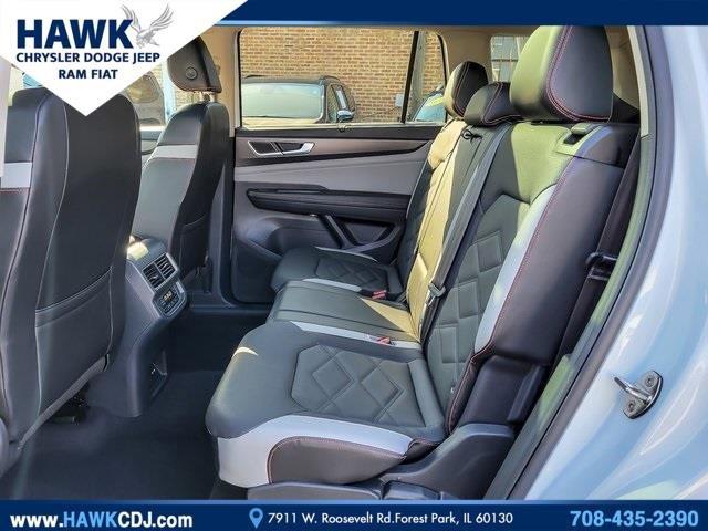 2024 Volkswagen Atlas Vehicle Photo in Saint Charles, IL 60174