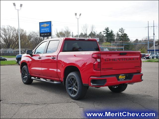 2024 Chevrolet Silverado 1500 Vehicle Photo in MAPLEWOOD, MN 55119-4794