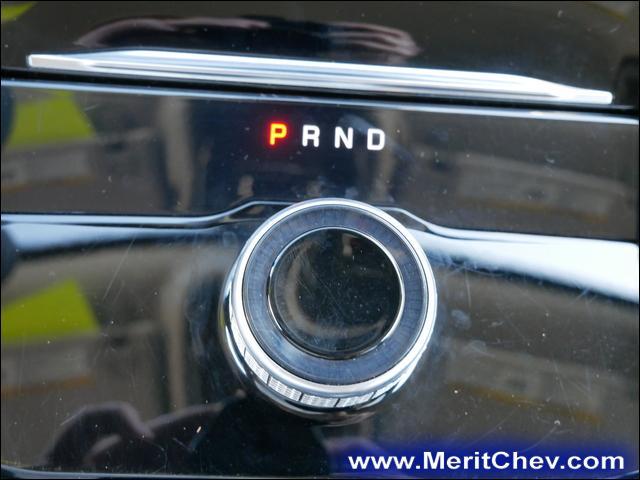 2023 Jeep Grand Cherokee L Vehicle Photo in MAPLEWOOD, MN 55119-4794