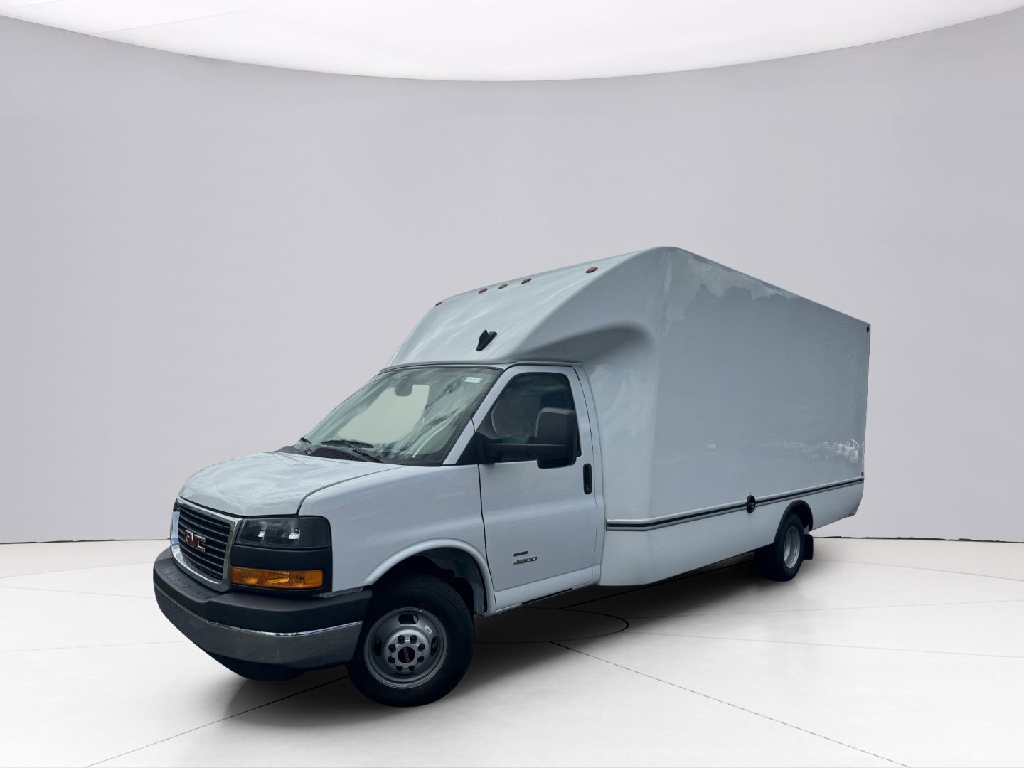 2024 GMC Savana Commercial Cutaway Vehicle Photo in LEOMINSTER, MA 01453-2952