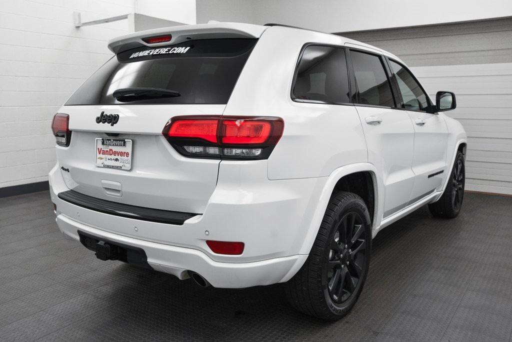 2017 Jeep Grand Cherokee Vehicle Photo in AKRON, OH 44303-2185