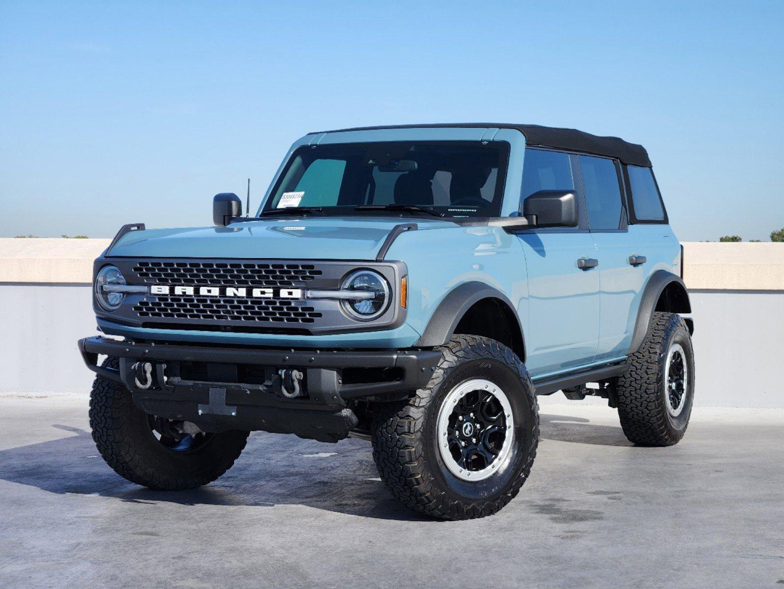 2023 Ford Bronco Vehicle Photo in DALLAS, TX 75209