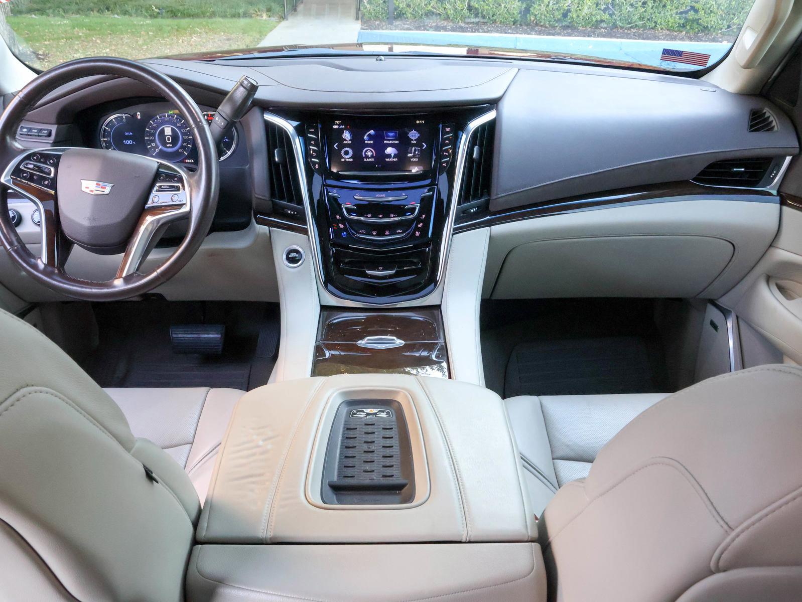 2017 Cadillac Escalade Vehicle Photo in DALLAS, TX 75209-3095