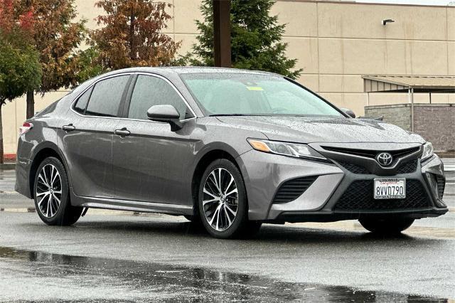 Used 2018 Toyota Camry SE with VIN 4T1B11HK2JU654862 for sale in Vacaville, CA