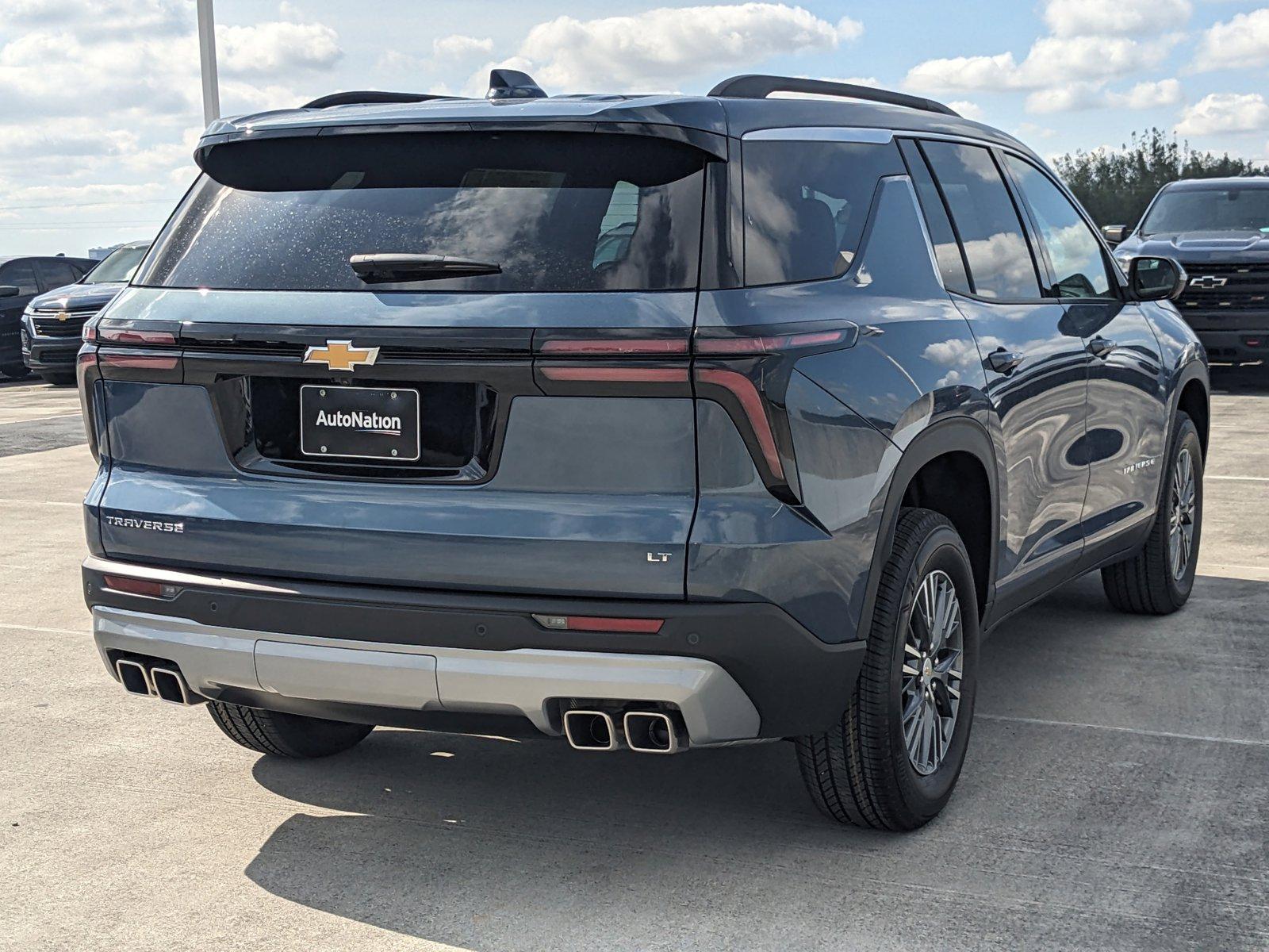 2024 Chevrolet Traverse Vehicle Photo in MIAMI, FL 33172-3015