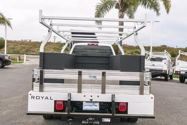 2023 Chevrolet Silverado Chassis Cab Vehicle Photo in VENTURA, CA 93003-8585