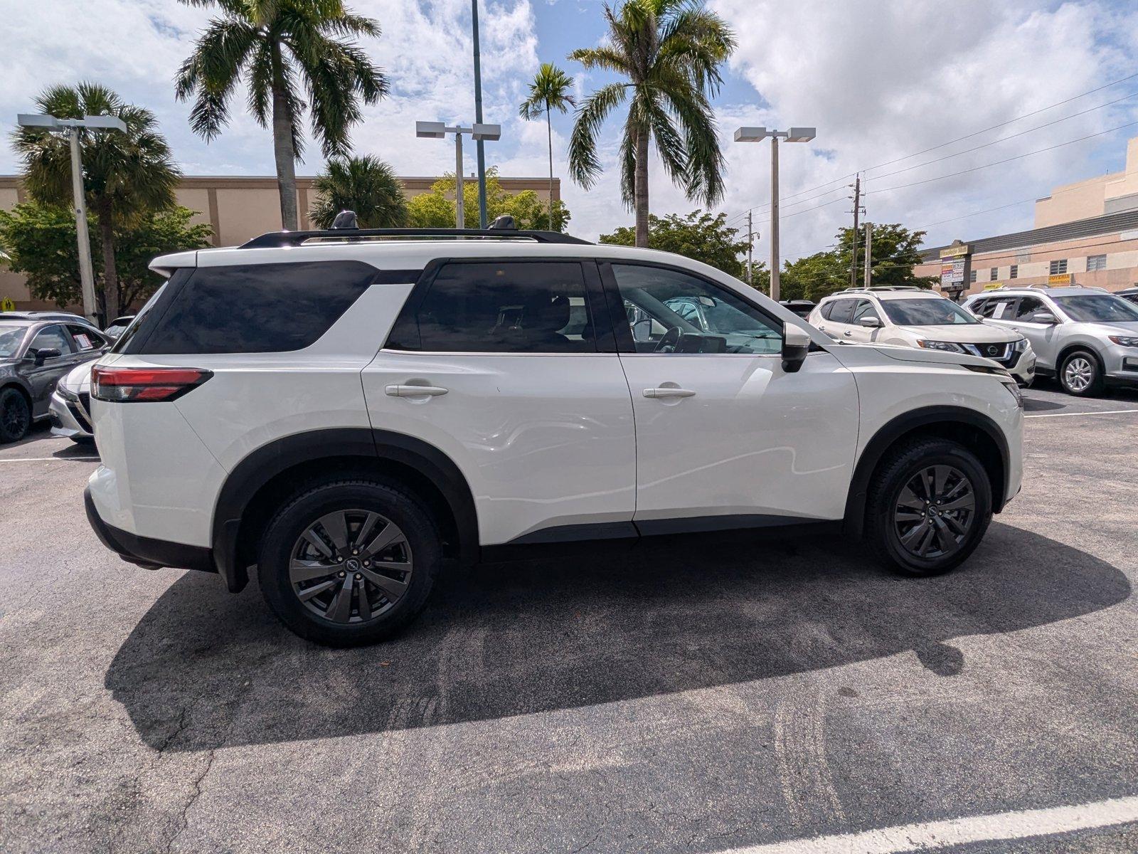 2022 Nissan Pathfinder Vehicle Photo in Miami, FL 33135