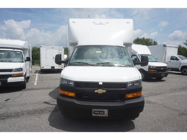 2023 Chevrolet Express Cutaway 4500 Vehicle Photo in ALCOA, TN 37701-3235