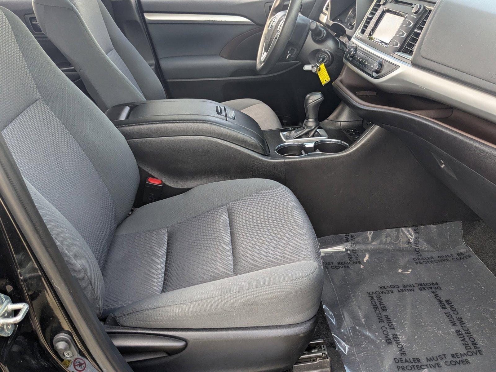 2019 Toyota Highlander Vehicle Photo in Davie, FL 33331