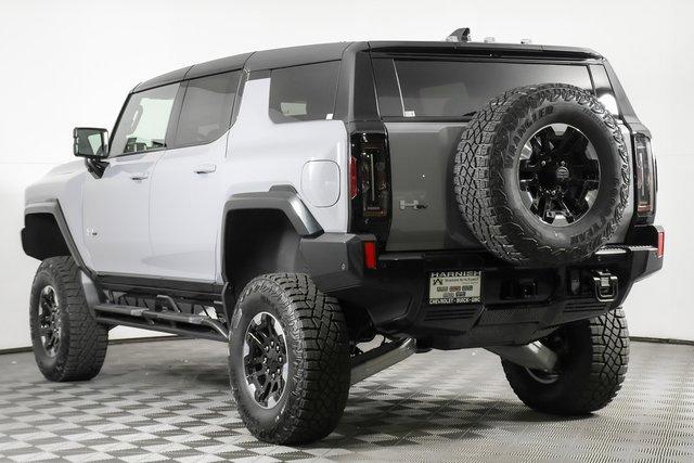 2024 GMC HUMMER EV SUV Vehicle Photo in PUYALLUP, WA 98371-4149