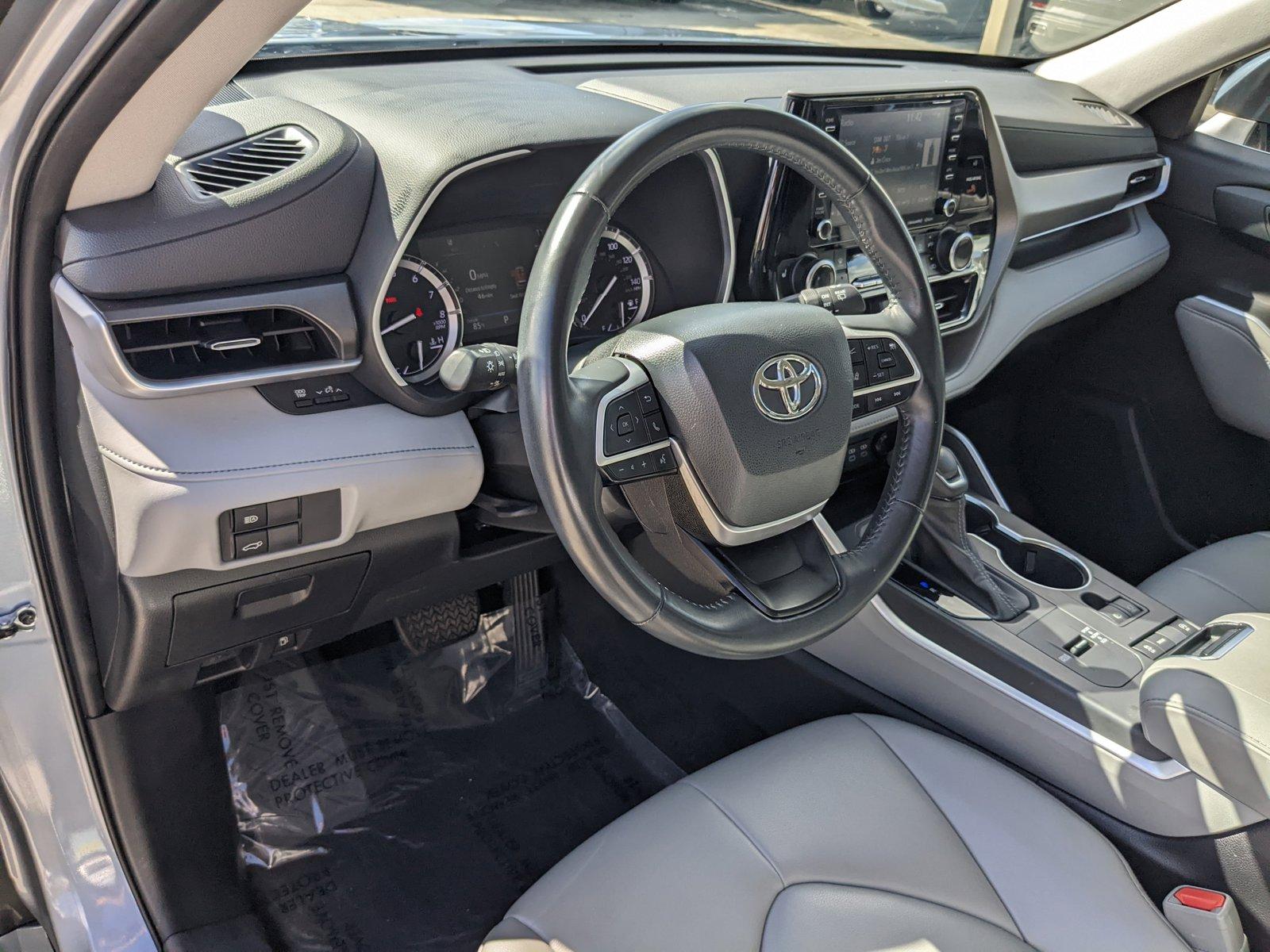 2022 Toyota Highlander Vehicle Photo in Davie, FL 33331