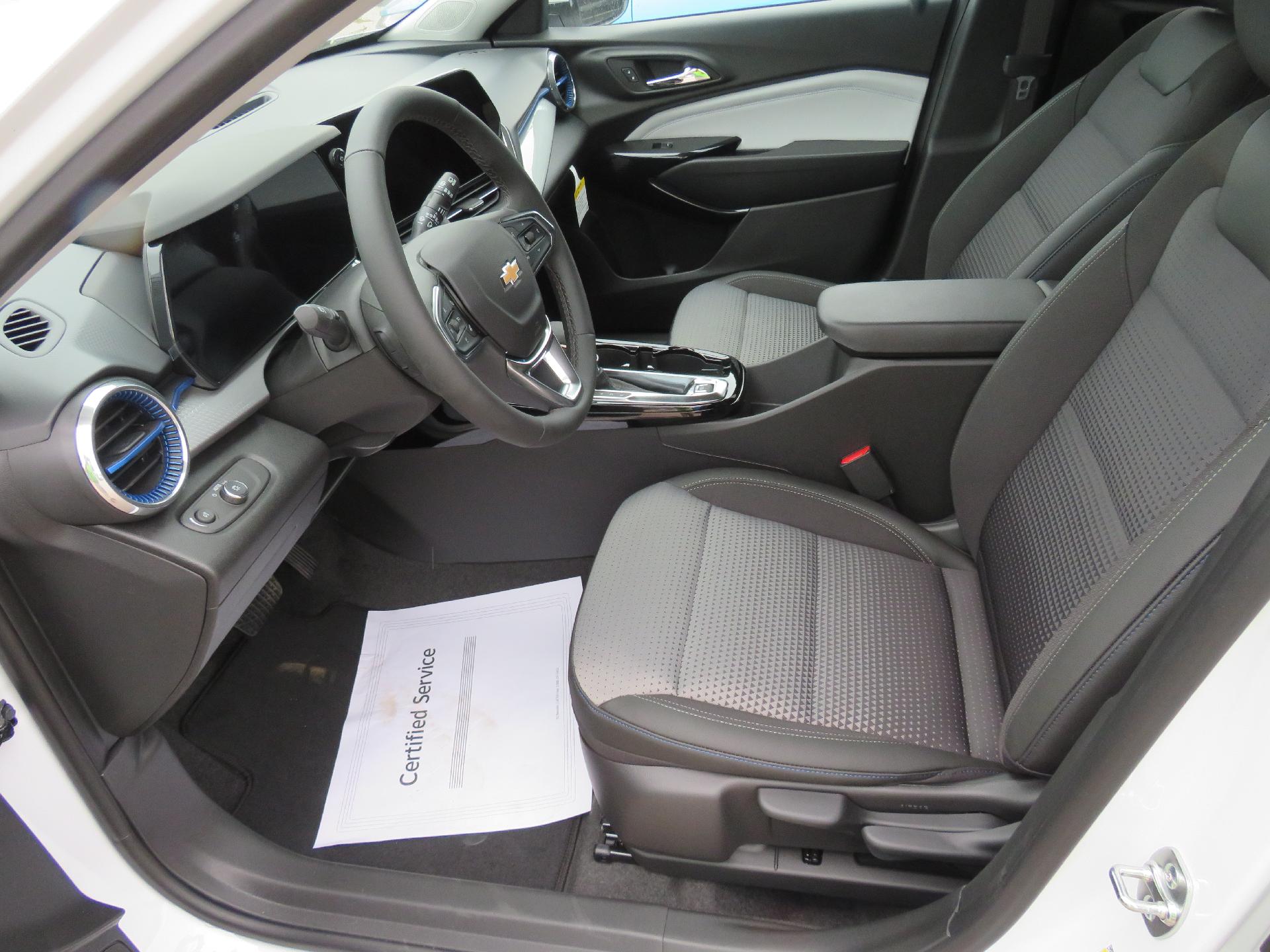 2025 Chevrolet Trax Vehicle Photo in MAPLETON, IA 51034-1072