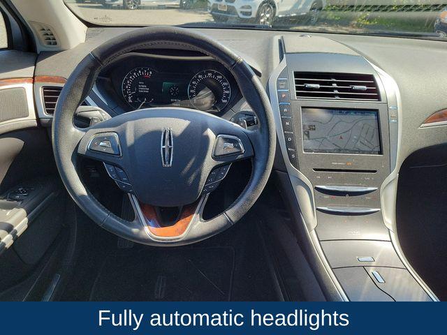 2014 Lincoln MKZ Vehicle Photo in DANBURY, CT 06810-5034