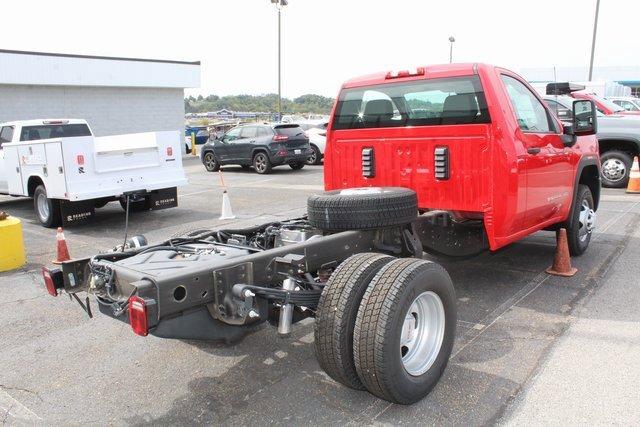 2024 GMC Sierra 3500 HD Chassis Cab Vehicle Photo in SAINT CLAIRSVILLE, OH 43950-8512